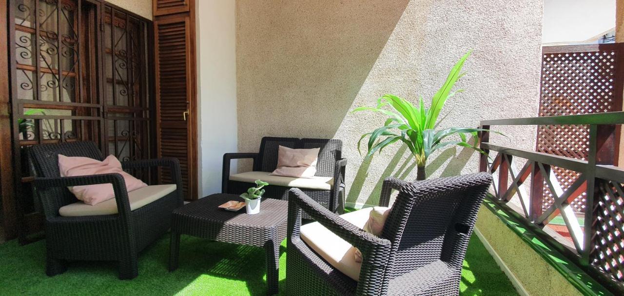 Spectacular Renovated Apartment, 5 Min To Camison Beach, With Aircon Arona  Eksteriør bilde