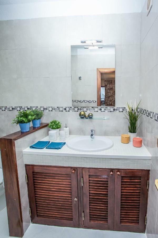 Spectacular Renovated Apartment, 5 Min To Camison Beach, With Aircon Arona  Eksteriør bilde